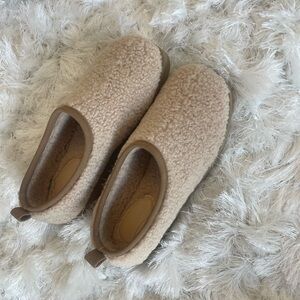 NEW NEVER WORN WeWoreWhat Blonde Slip on Shoe/Loafers Slippers